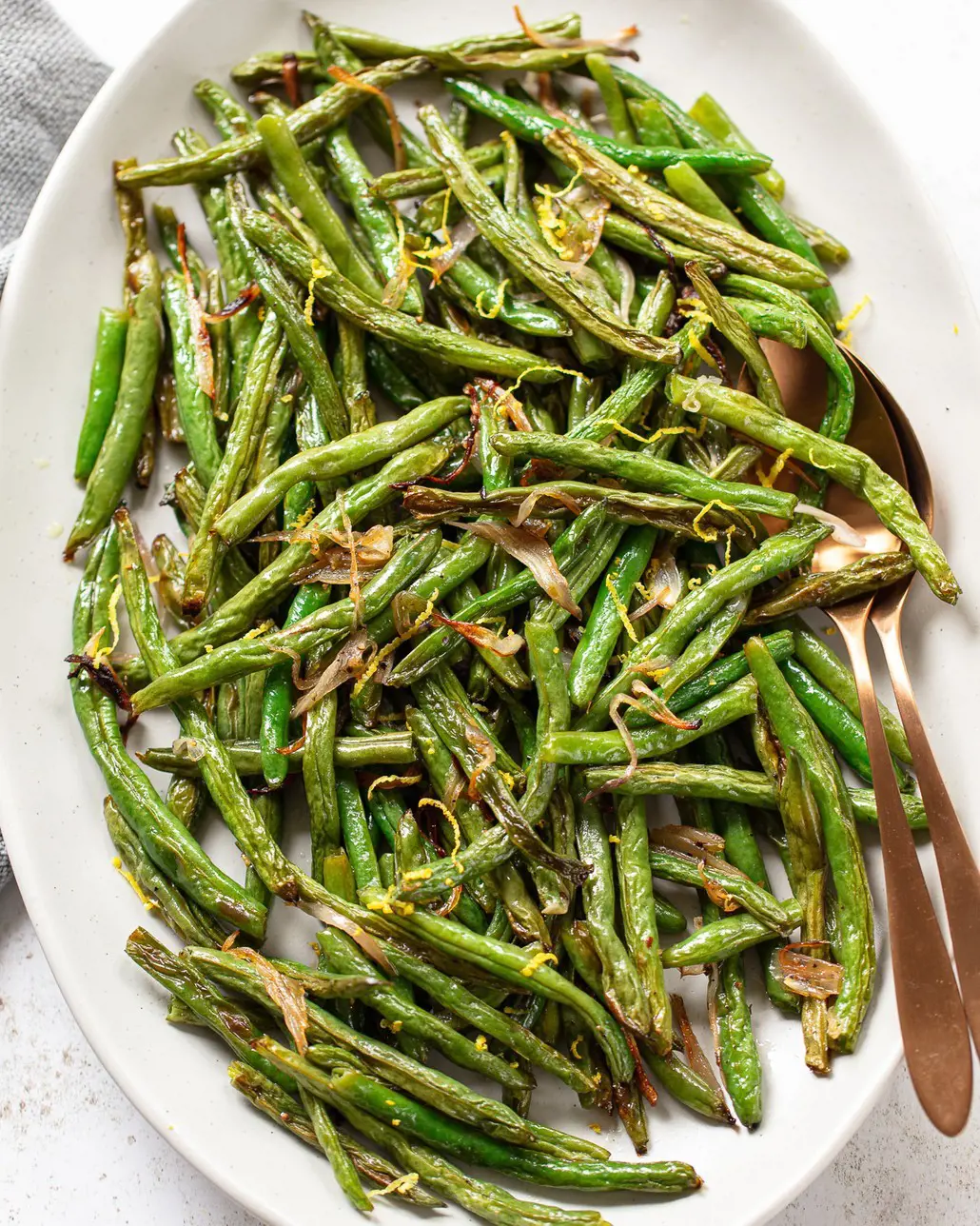 Green beans prepared with olive oil, shallot, lemon, and black pepper