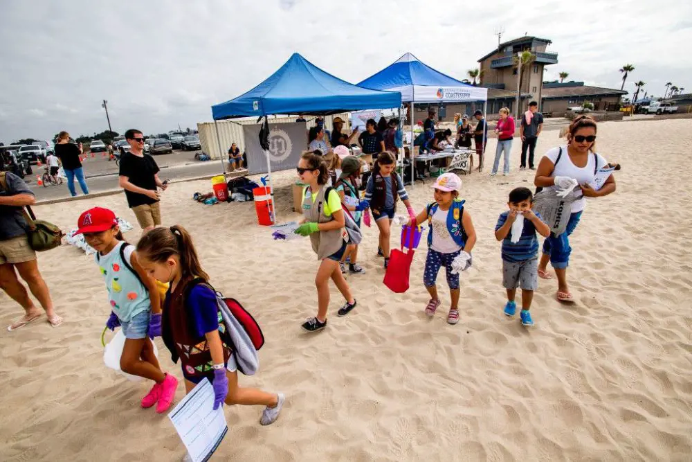 Children volunteer on California Coastal Cleanup Day